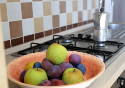 un cesto di Frutta in cucina nella Locanda dell'Enzo
